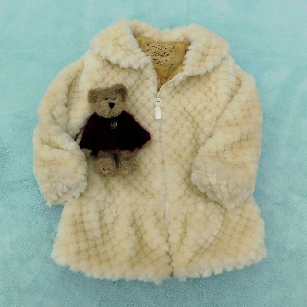 Old Navy 3T Cozy Soft Textured Faux-Fur Peplum Coat